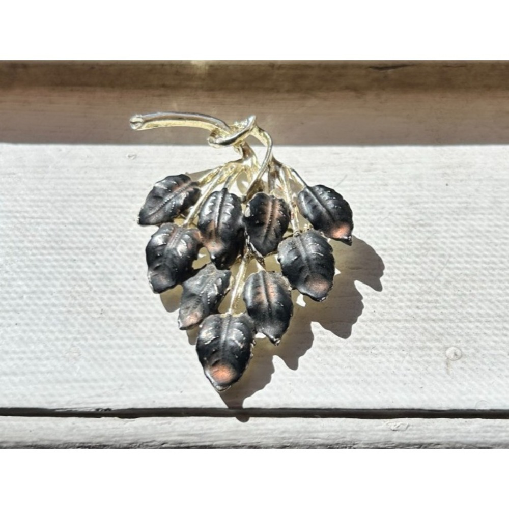 Vintage Textured Black Grape Leaf Cluster Pin Mid Century Gold Fruit Brooch